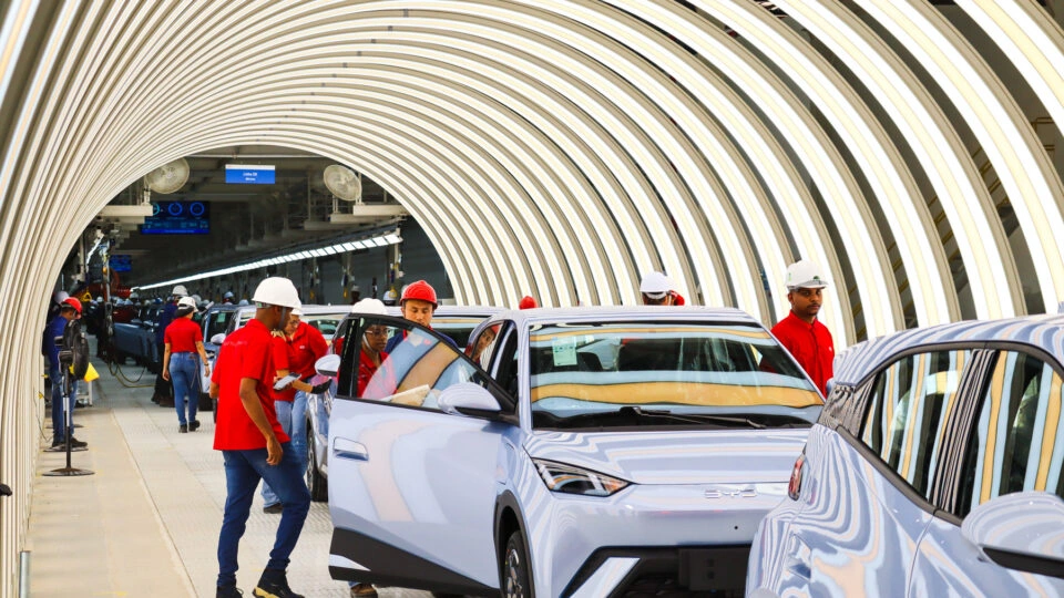Brasil enfrenta gargalos na manutenção e revenda de carros elétricos