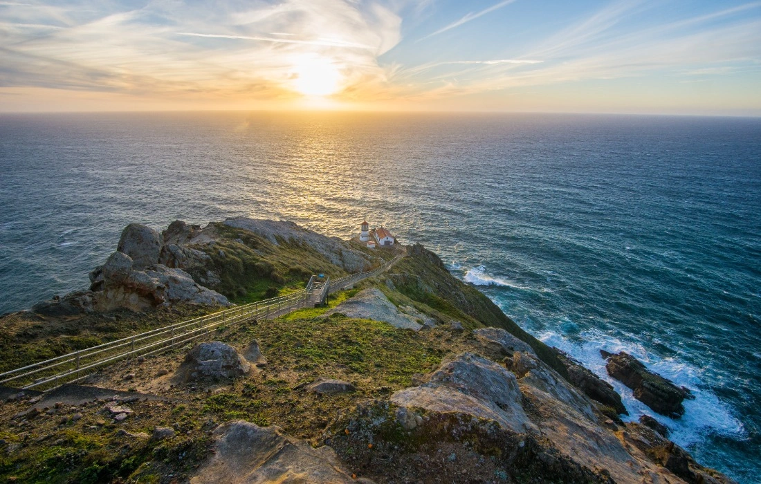 Quer morar de graça na Califórnia? Vaga oferece casa em farol histórico