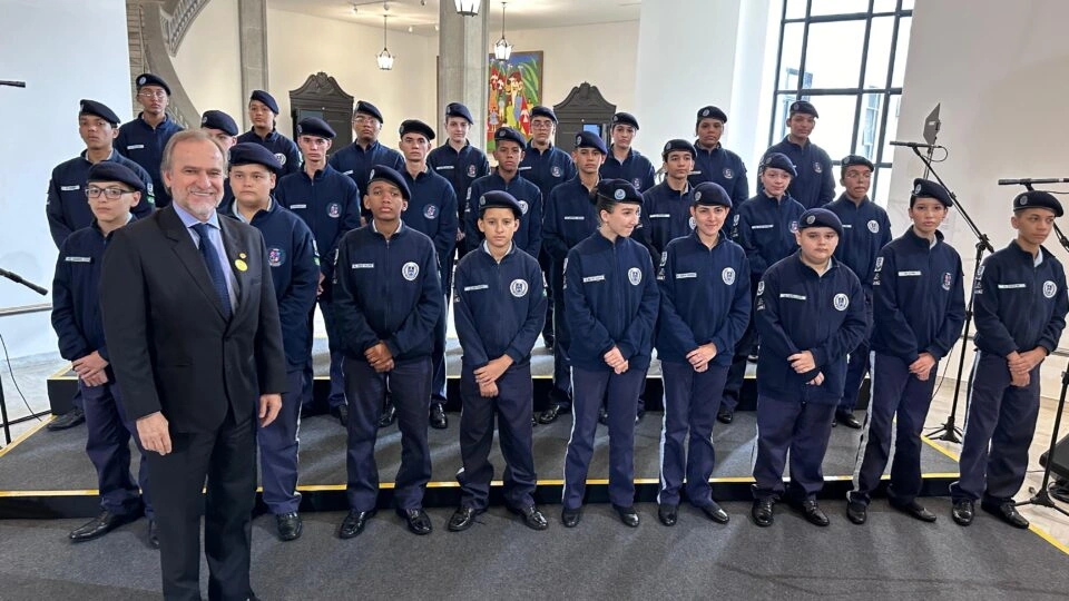 Governo de São Paulo altera normas das escolas cívico-militares