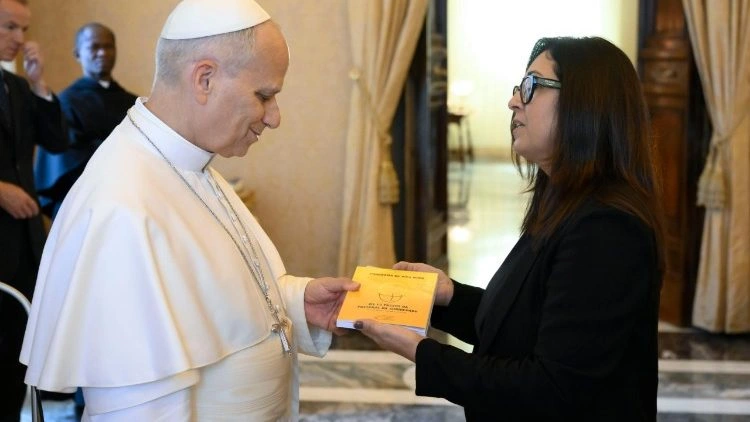 Papa sobre o combate aos vícios: a Igreja deve ser a família de todas as pessoas