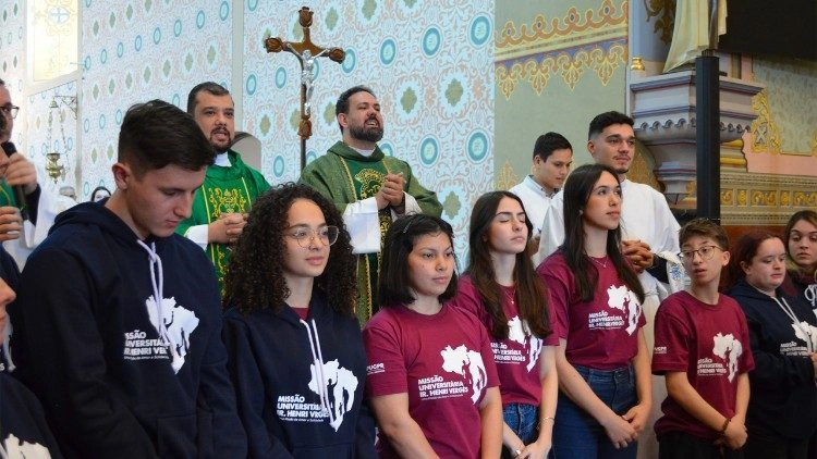 Os 15 anos da Missão Henri Vergés: estudantes da PUCPR em serviço comunitário