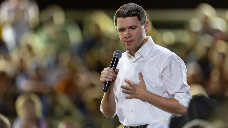 James Talarico lidera pesquisas para o Senado e desafia hegemonia no Texas