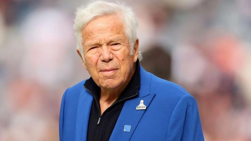 Quem é Robert Kraft, o bilionário no centro da polêmica sobre turnê de Ed Sheeran