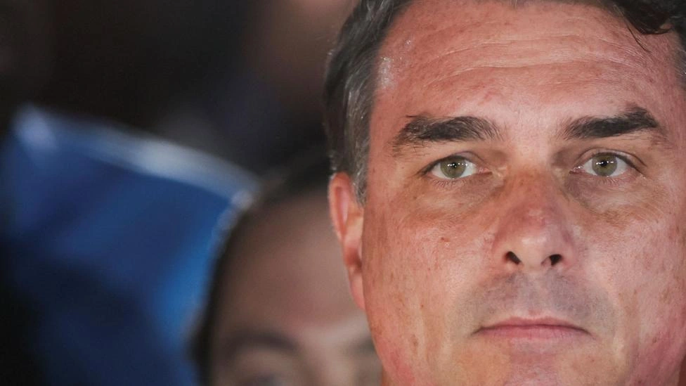 Derrota de Flávio enfraquece os Bolsonaro, mas não ofusca nova força da direita com eleições