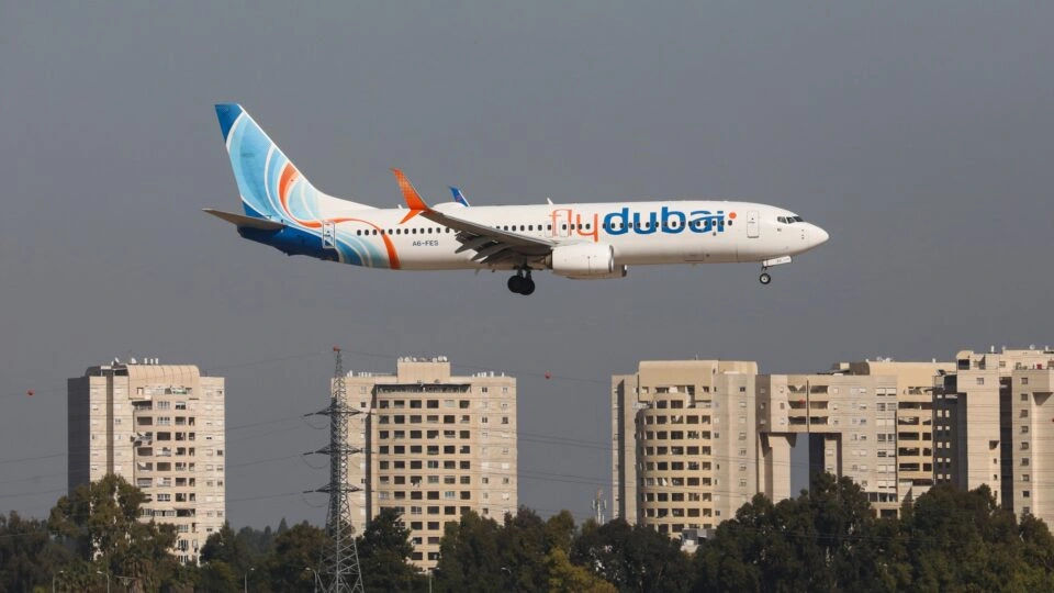 Passageiros de Israel imobilizam agressor e evitam queda de avião da Flydubai