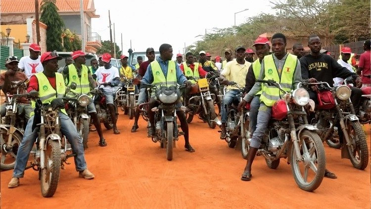 Angola - Peregrinação de Motoqueiros ao Santuário da Muxima