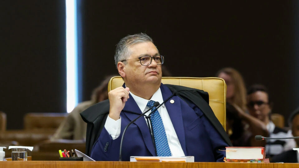Esquerda usa cinismo e Dino para liberar mentira eleitoreira e tentar iludir católicos