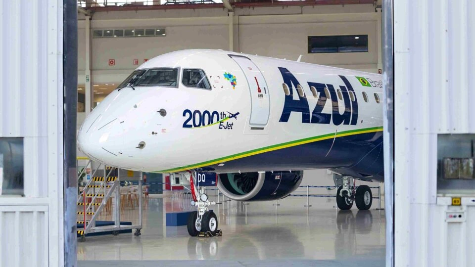 Embraer avança sobre mercado regional e desafia domínio de Boeing e Airbus
