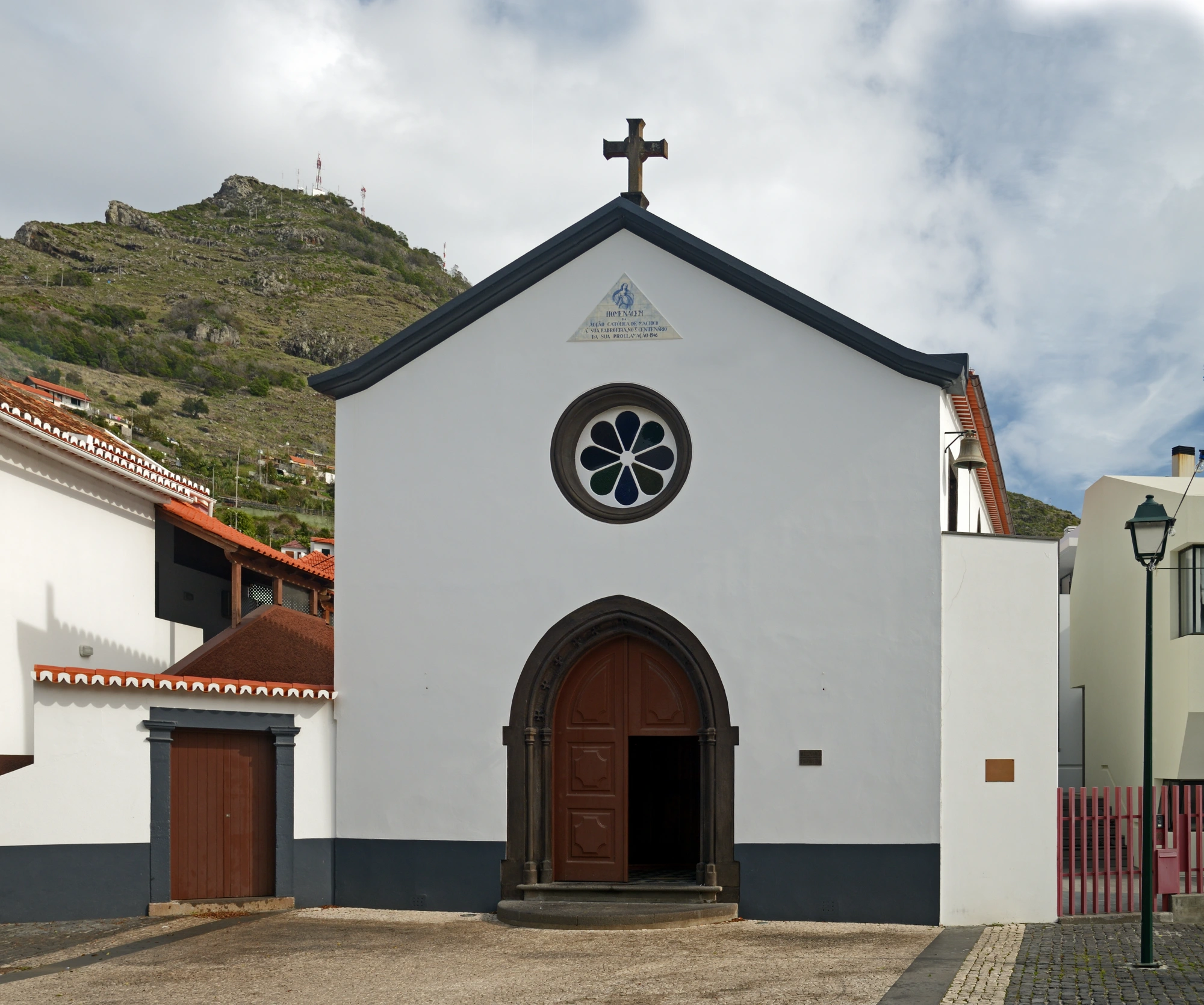 “Altíssimo é o Senhor, mas olha os pobres” (Salmo 137, 6) 