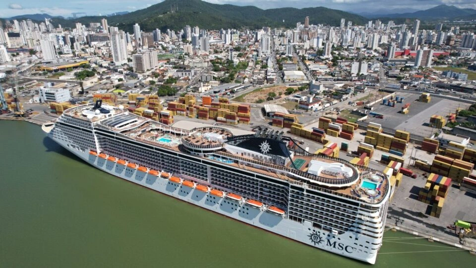 Porto de Itajaí planeja terminal turístico de luxo para navios gigantes