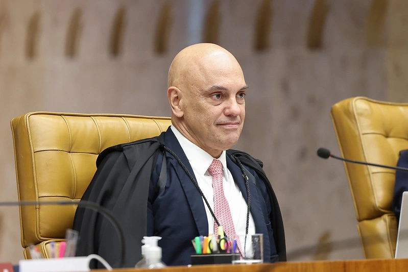 Escritório de esposa de Moraes assinou contrato milionário com o Banco Master