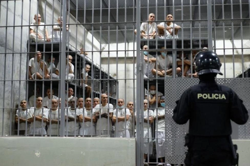'Modelo Bukele' usado em El Salvador não derrotaria PCC e CV no Brasil, diz especialista em segurança pública