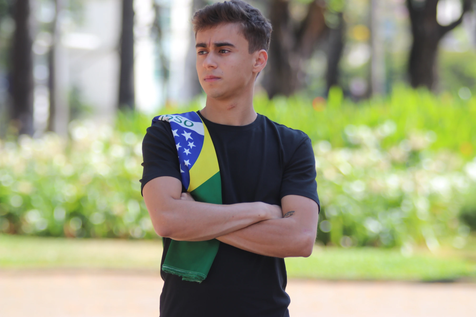 Nikolas Ferreira critica e ironiza suspesão do Discord, plataforma em que menina brasileira foi induzida a tirar a própria vida