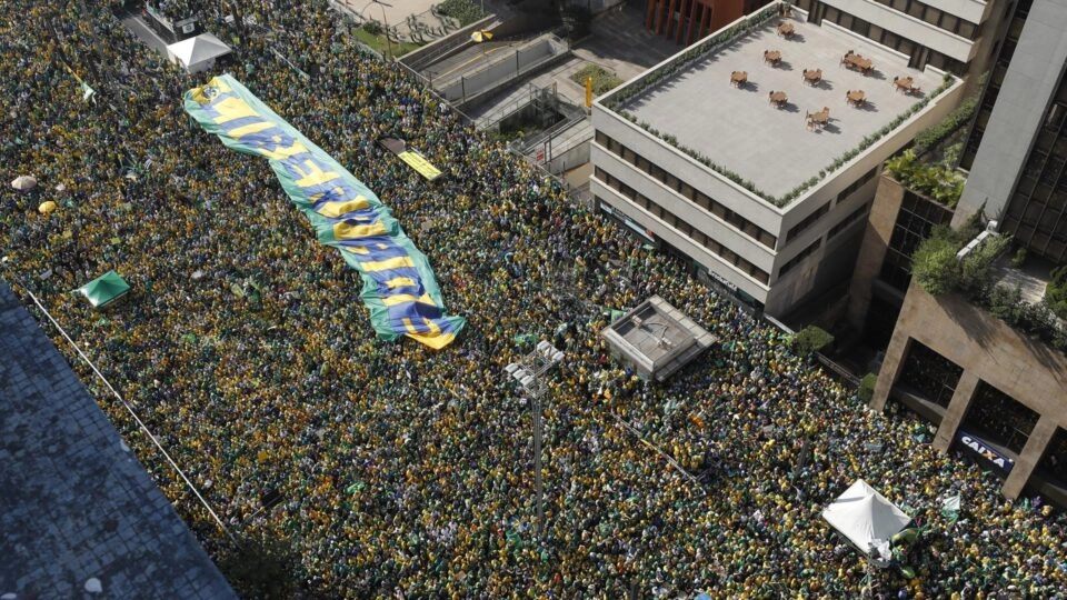 Brasileiros protestam pelo impeachment de Moraes neste 7 de Setembro