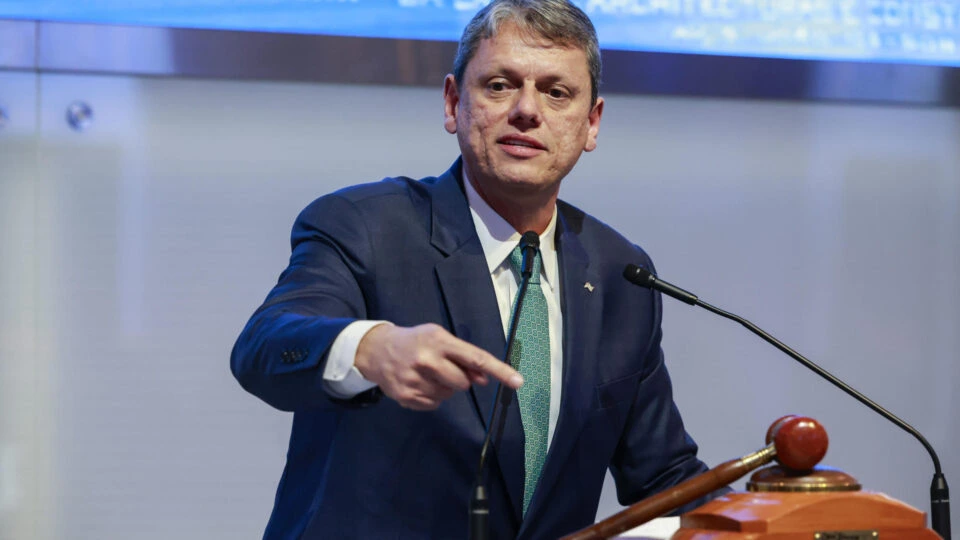 Tarcísio acusa Fazenda de “travar” empréstimo de R$ 5,4 bilhões e recorre ao STF