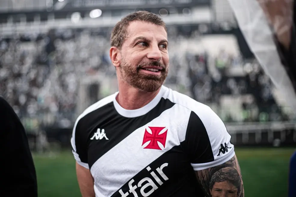 Pedrinho confirma interesse do Vasco em Yeboah e Diego Carlos e atualiza situação da SAF