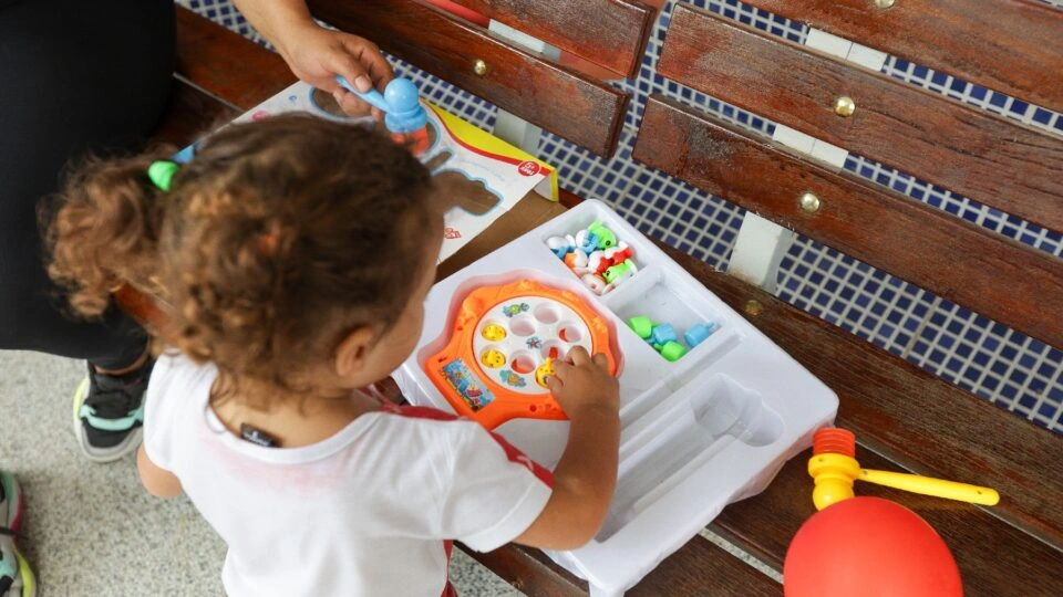 Justiça de Santa Catarina multa pais por falta de frequência escolar de filho