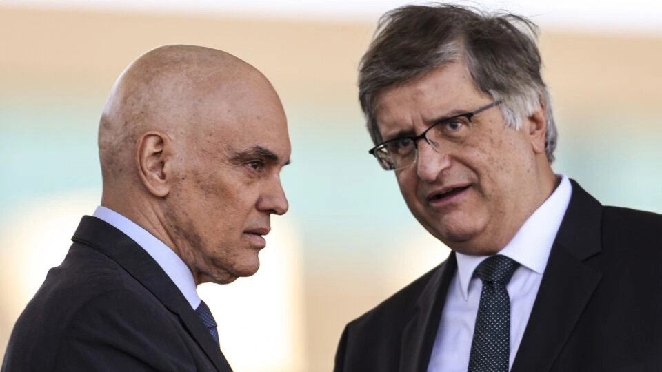 PGR contraria Moraes sobre Mendonça. Novo Código Civil avança no Senado