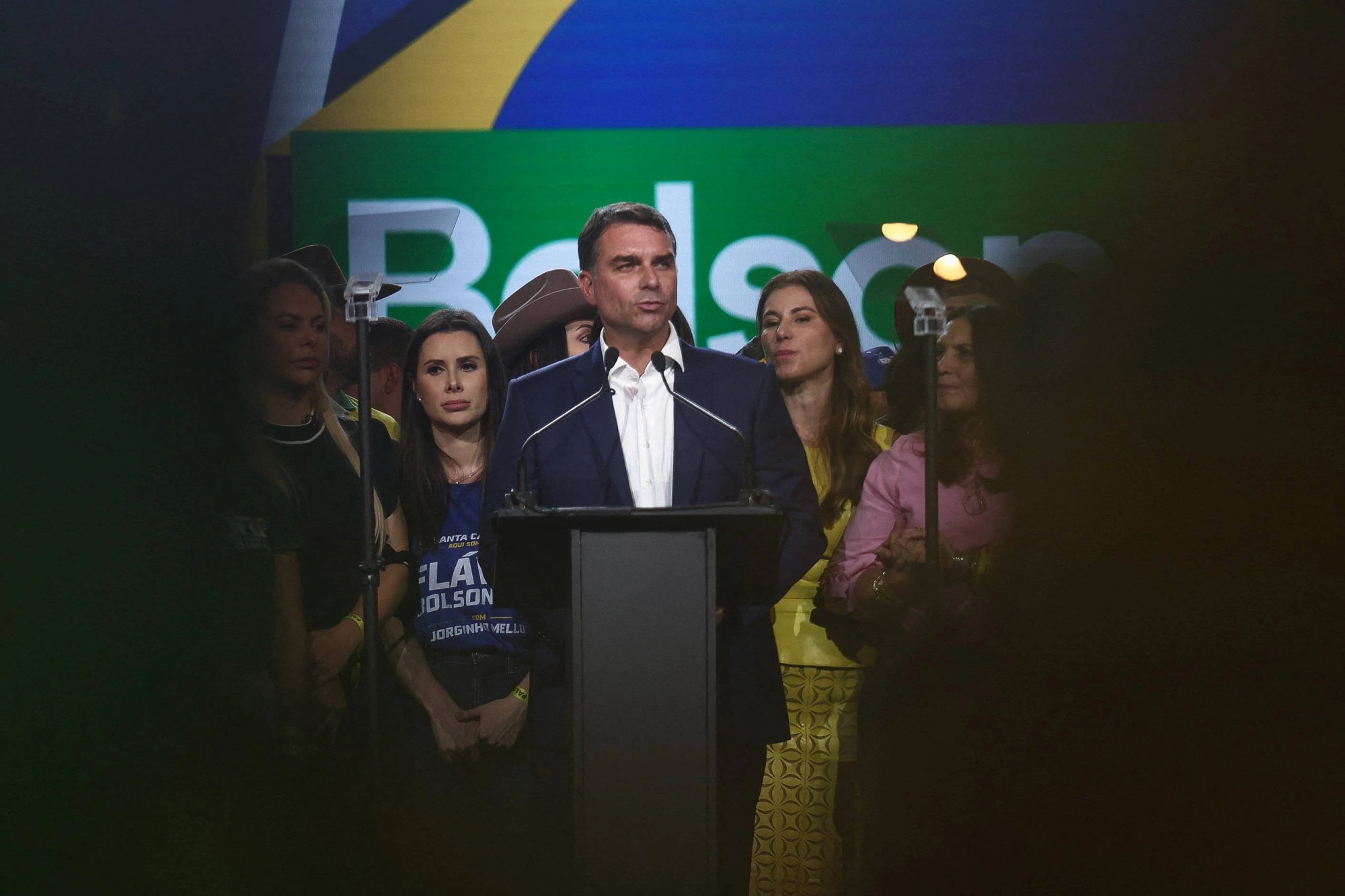 “Decretar que o Brasil é do Senhor Jesus Cristo”: Flávio reforça voto evangélico