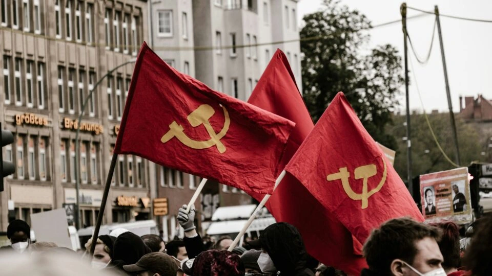 O comunismo não destrói só economias — ele destrói a alma humana