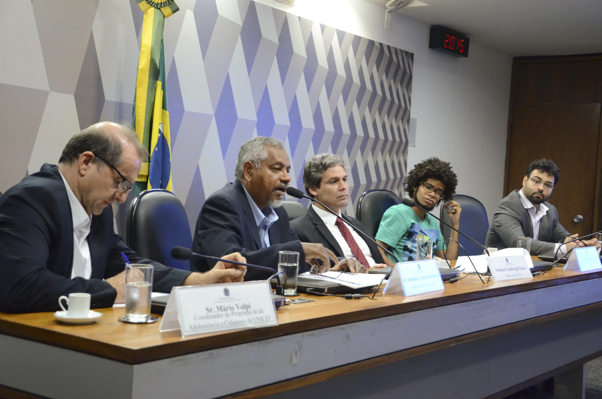 Jovens negros do Rio e da Bahia recebem bolsa para estudar no exterior