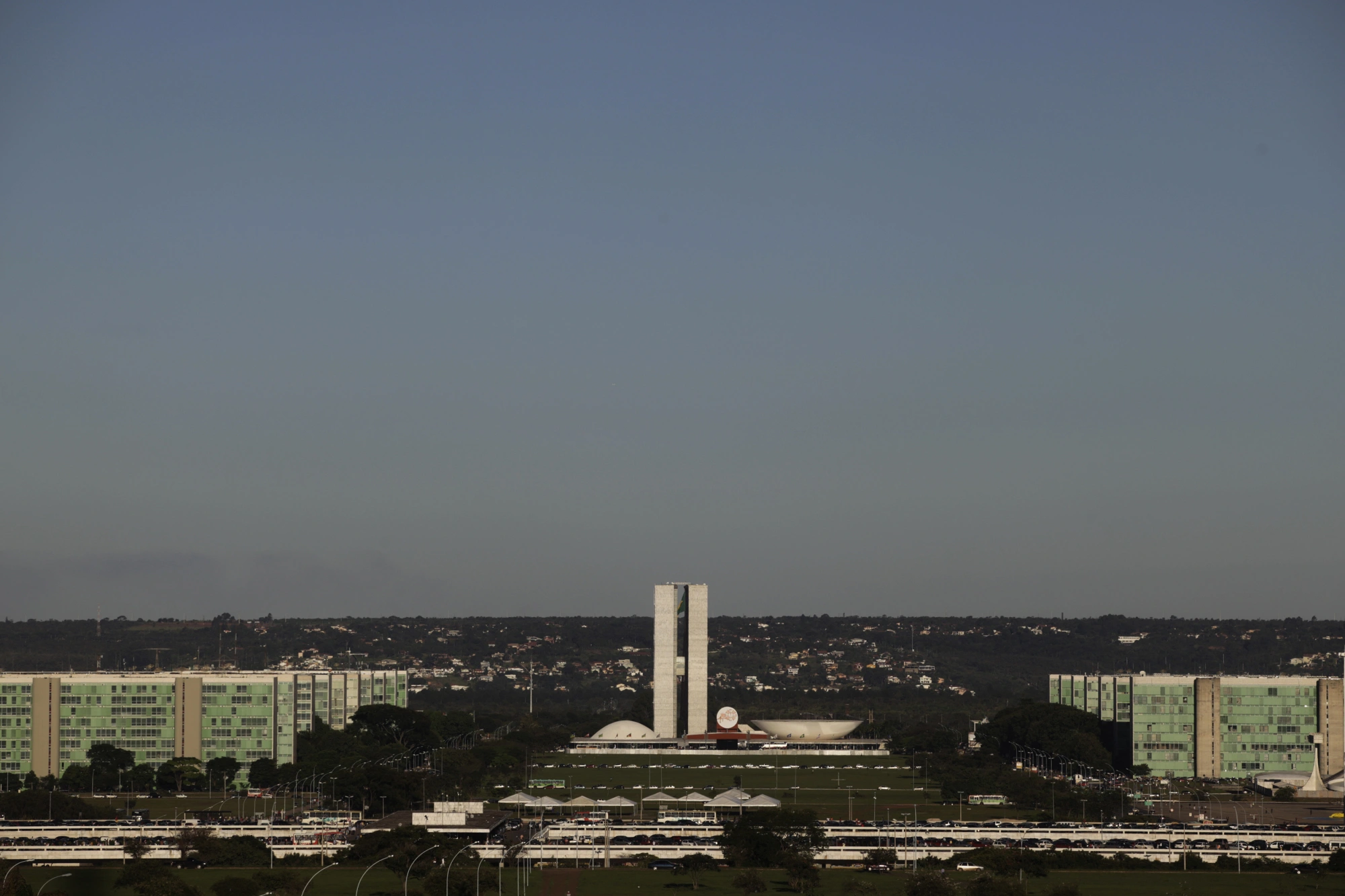 Governo deve prever superávit ‘efetivo’ entre R$ 18 bilhões e 20 bilhões em 2027