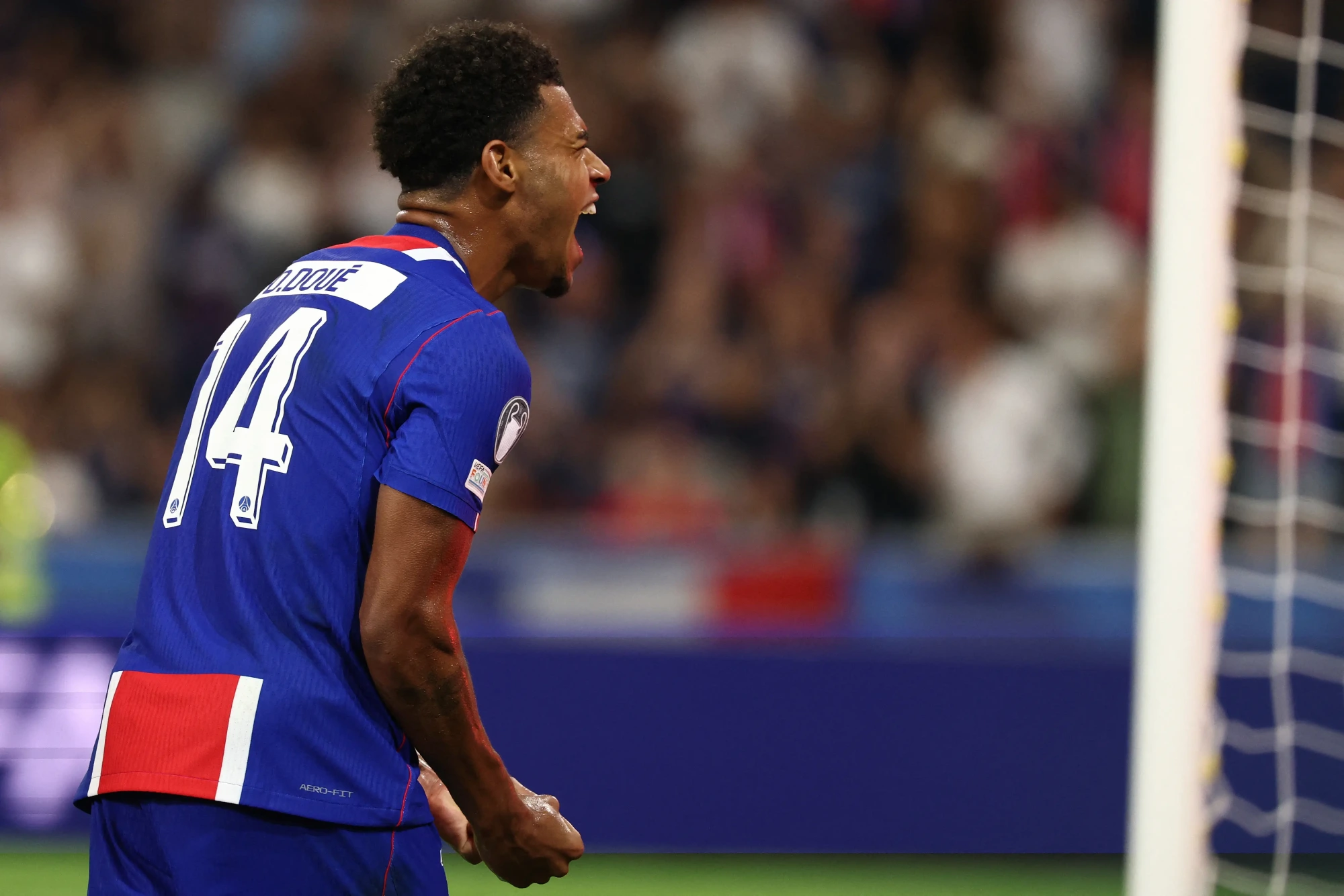PSG vence o Aston Villa e conquista bicampeonato da Supercopa da Uefa