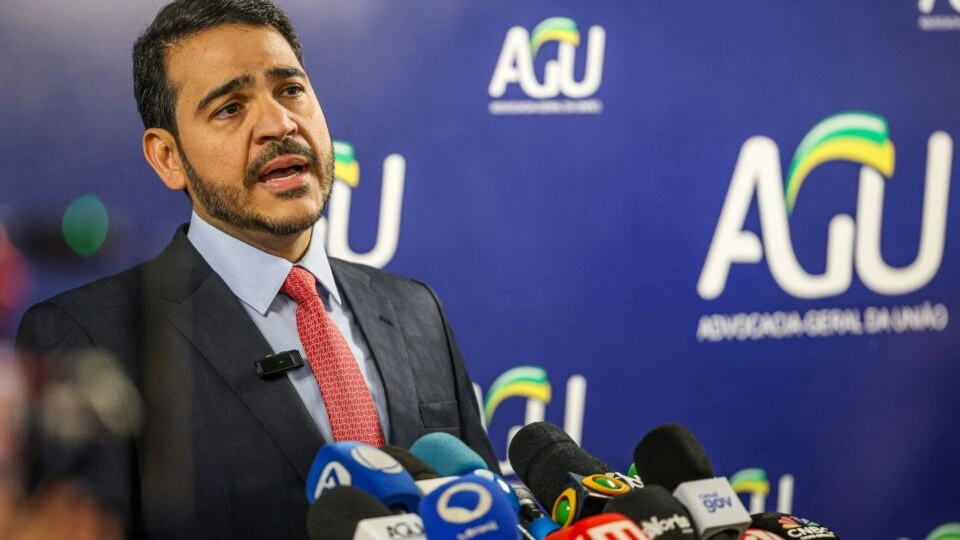AGU usa Lei Antifacção pela 1ª vez para confiscar R$ 190 milhões ligados ao PCC e CV