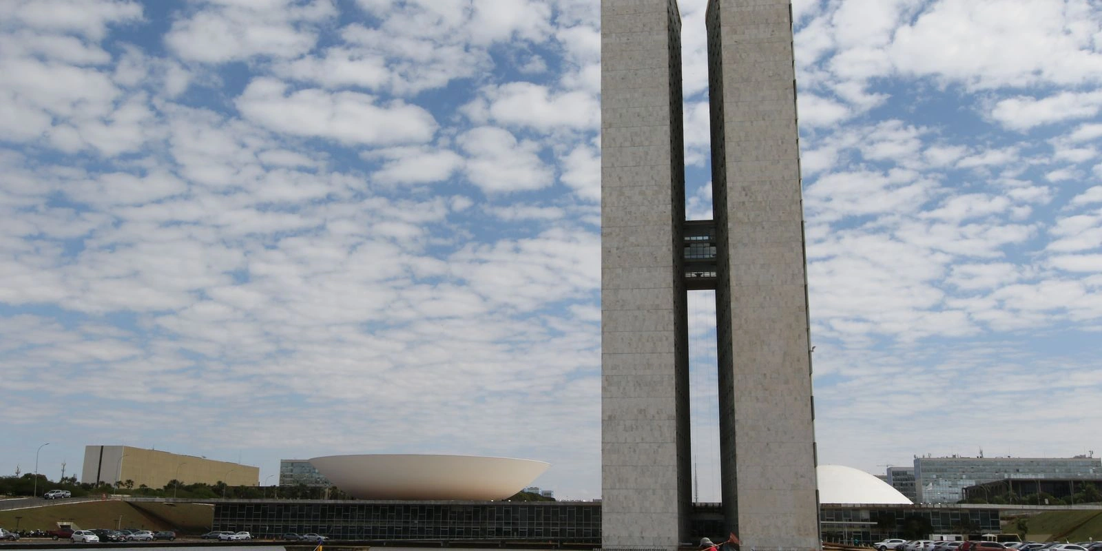 Presidente do Senado marca para segunda votação do fim da escala 6x1