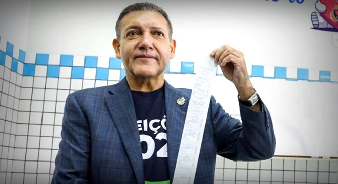 Canal criado por Janones para apoiar Lula e que Kassio Nunes mandou derrubar tem 3 vezes mais seguidores que o que Nikolas criou para Flávio