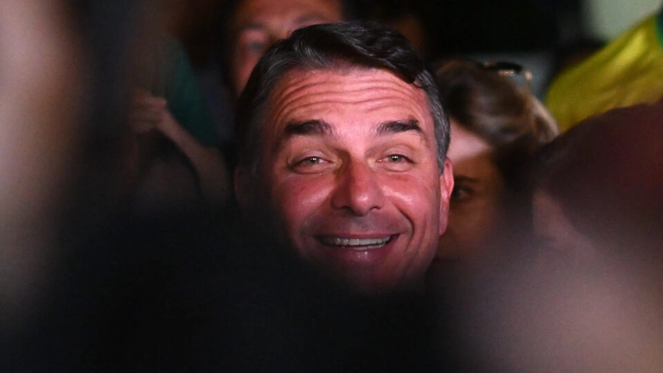 Flávio “vira” Minas Gerais e Tocantins e vence Lula em 15 estados e no DF
