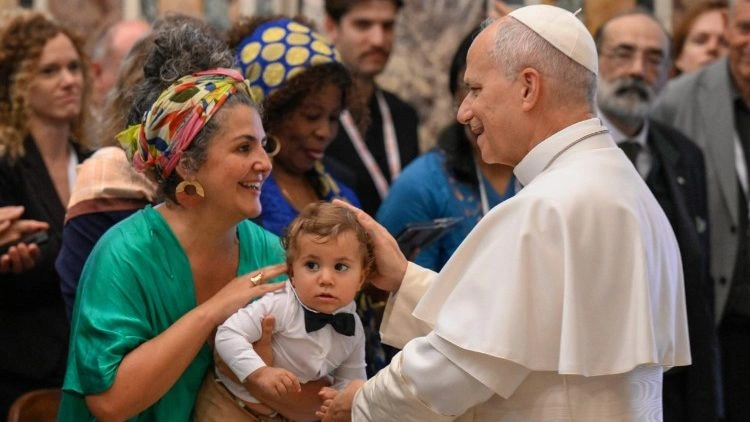 Papa: pesquisas sobre IA ajudem os governos a humanizar tecnologias digitais