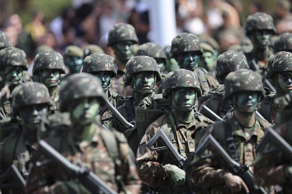 Bolsonarismo se fortaleceu tanto que não precisa mais dos militares, diz especialista em Forças Armadas