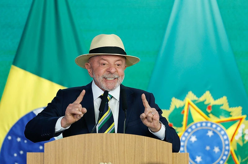Lula diz que Trump quer ‘acabar com o Pix’ e afirma que defenderá forma de pagamentos