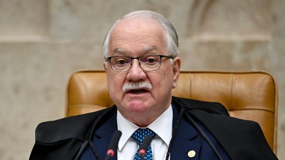 Em carta a Fachin, ministros aposentados manifestam apoio e cobram apuração 'pública' e 'rigorosa' diante de crise no STF