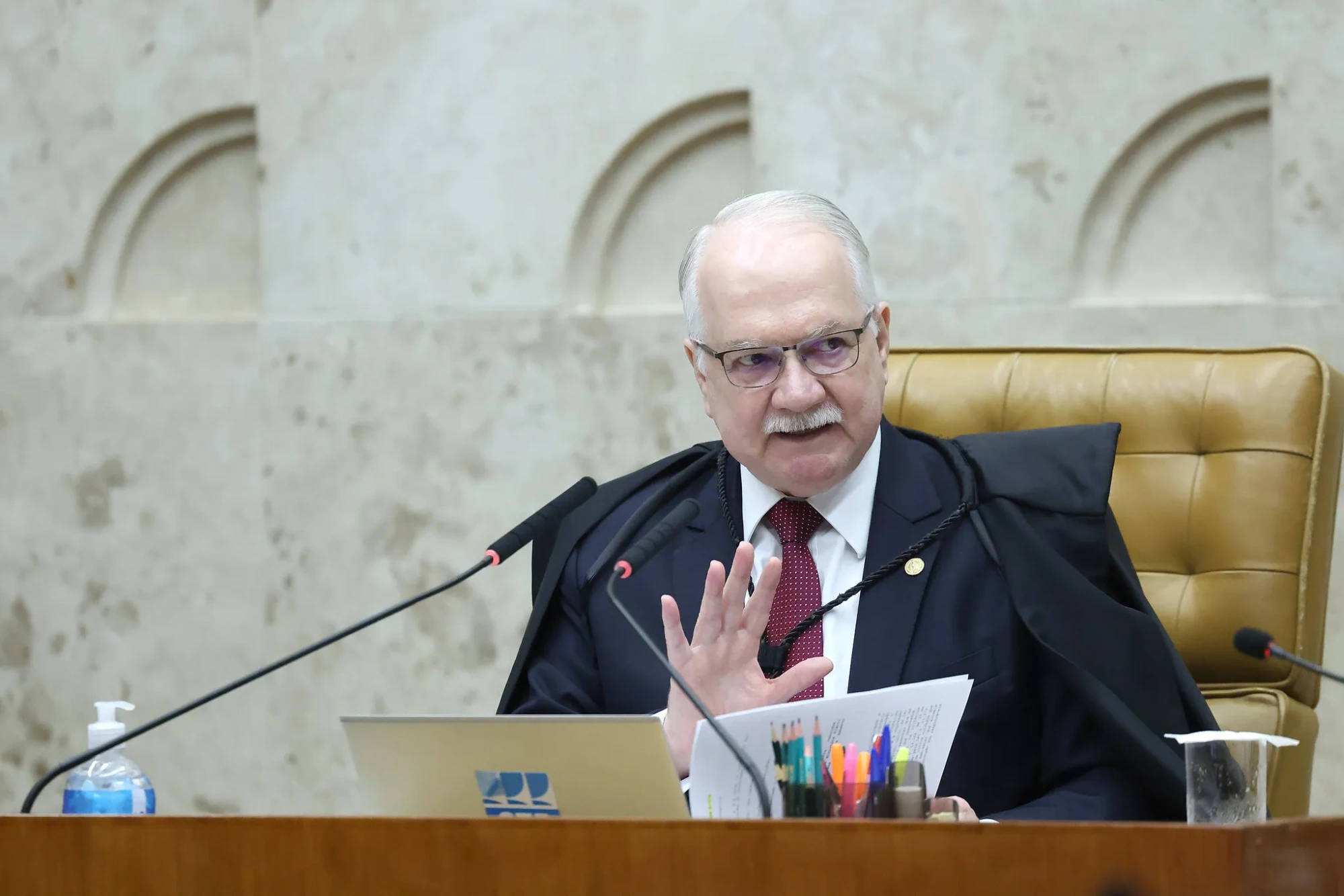 Fachin envia à PGR pedido de Moraes sobre petição sigilosa do Master