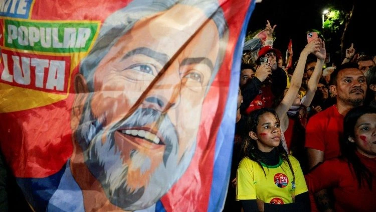 Lula é reeleito presidente do Brasil no segundo  turno com 51,79% dos votos válidos