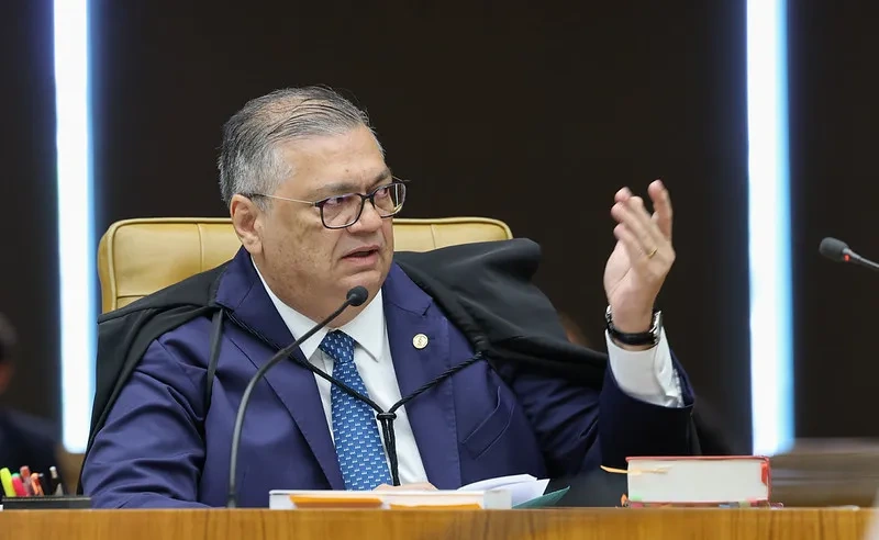 Campanha de Flávio se diz ‘perplexa’ com decisão de Dino sobre posts de Nossa Senhora