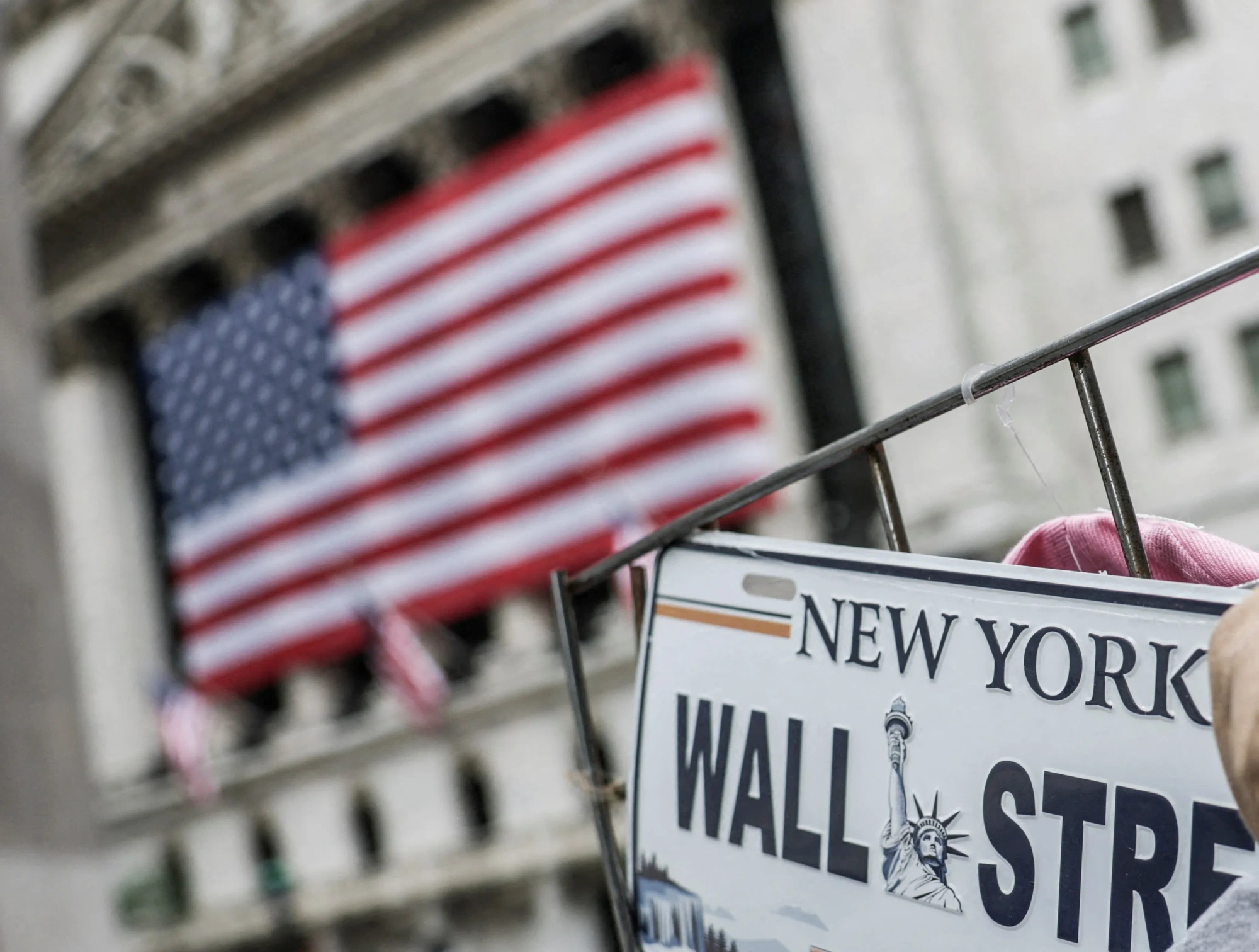 Bolsas de NY caem com falta de perspectiva para negociações EUA-Irã e IA no radar